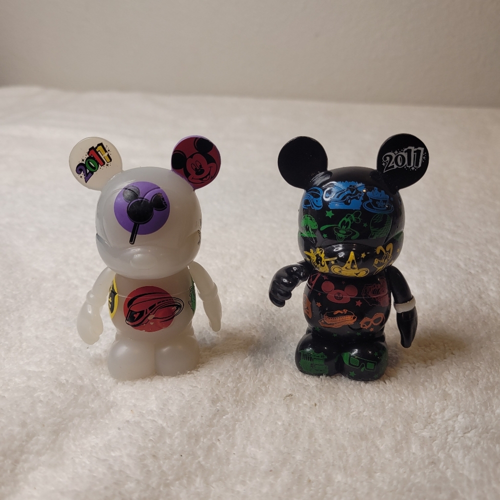 Vinylmation Disney 2011 series figures Disney parks graphics